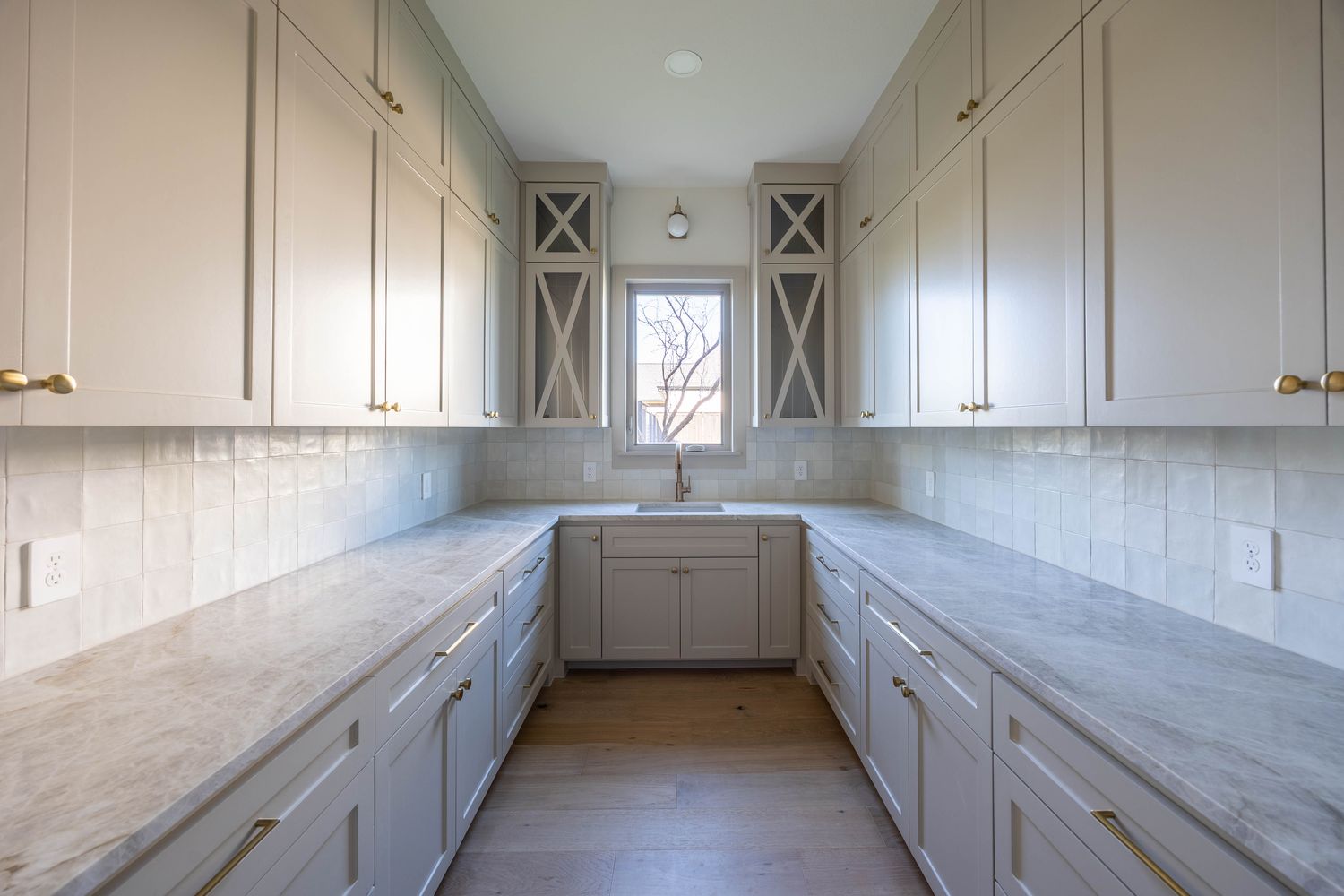 The butler's pantry of a house built by JSF Homes.